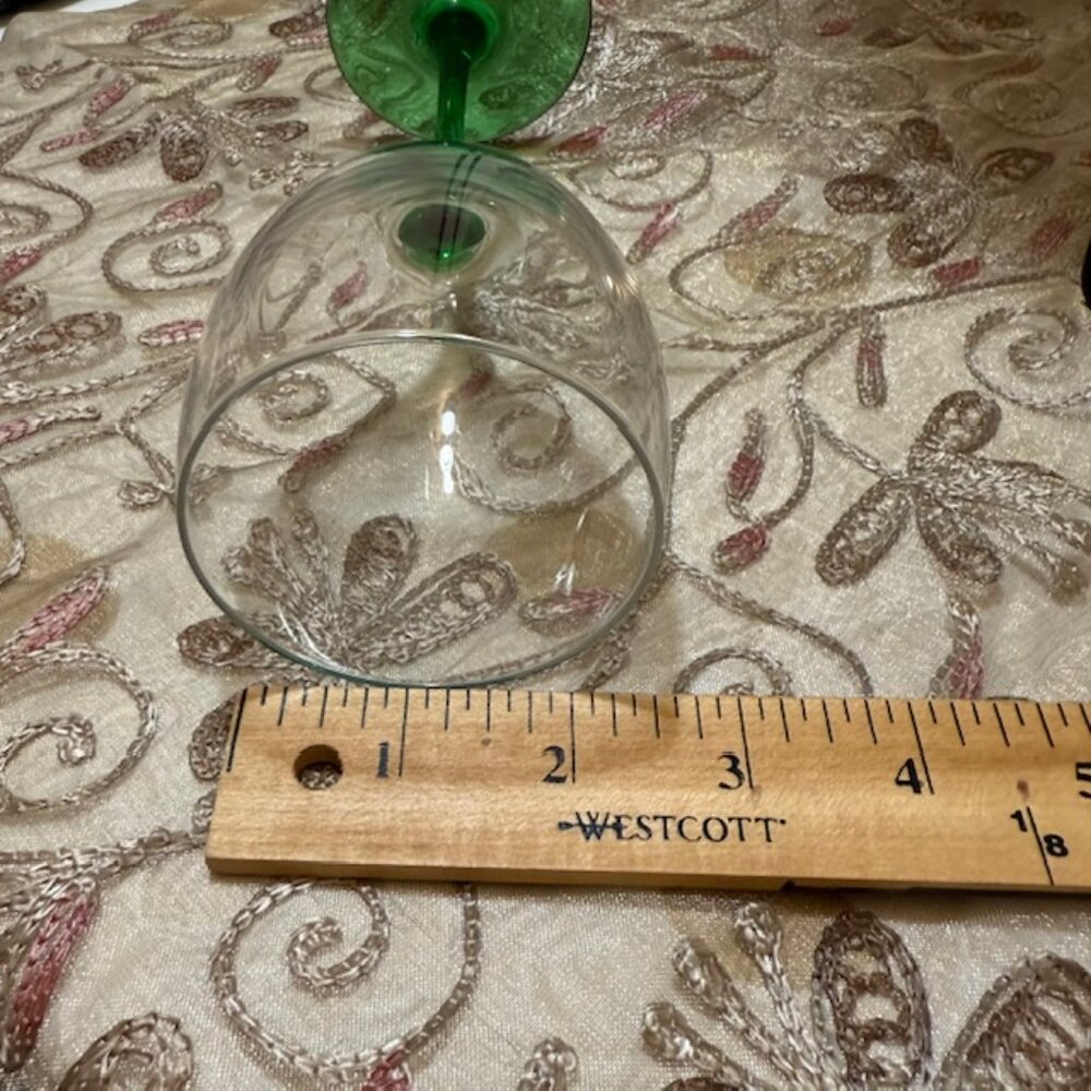 Vintage Luminarc Made in France Green Stemmed Wine Glasses pair 6 oz, pour - Picture 11 of 11